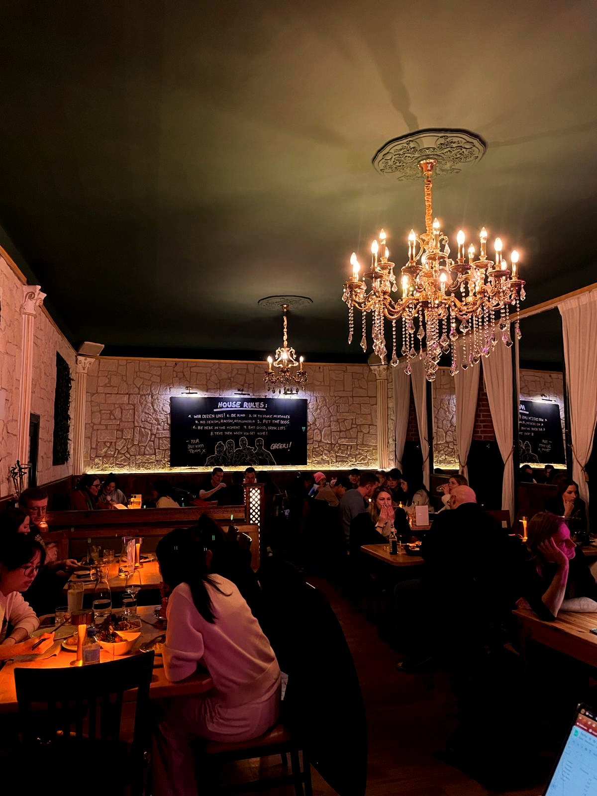 Restaurant Innenraum mit Kronleuchter